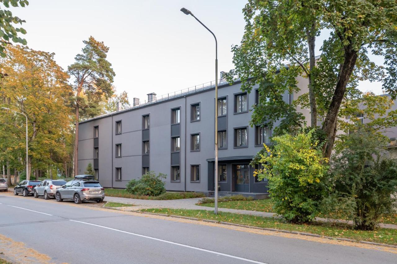 Peaceful 1-Bedroom Apartment In 100M From Beach, Free Street Parking, Near Forest Park Jūrkalne Eksteriør billede