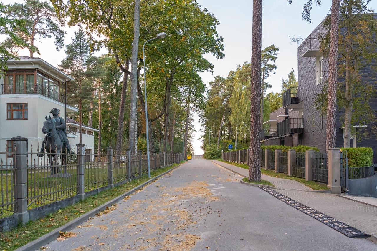 Peaceful 1-Bedroom Apartment In 100M From Beach, Free Street Parking, Near Forest Park Jūrkalne Eksteriør billede