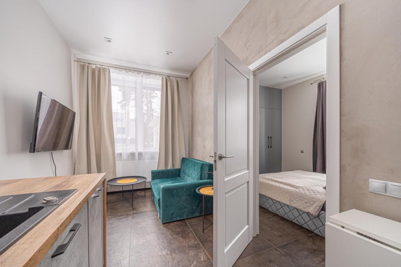 Peaceful 1-Bedroom Apartment In 100M From Beach, Free Street Parking, Near Forest Park Jūrkalne Eksteriør billede